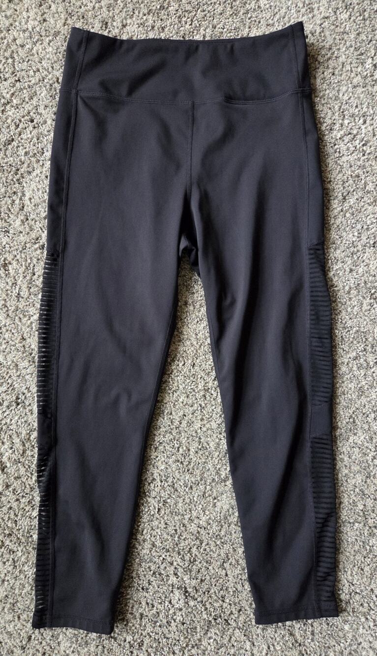WalkPop Black Crop Workout Leggings with Sheer Moto Mesh Sides Woman Size Medium